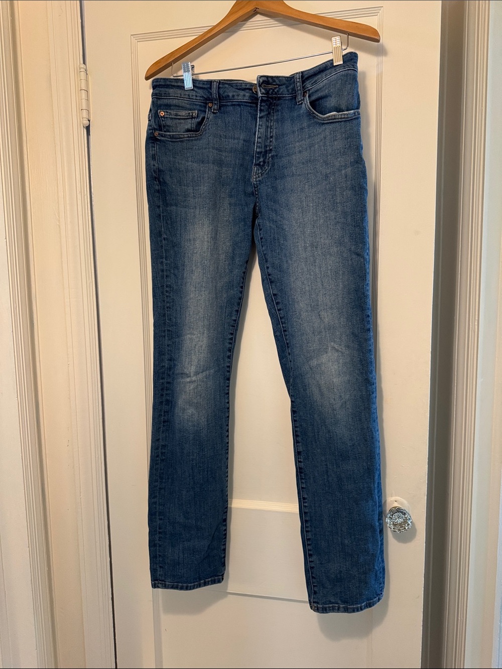 Men's Straight Leg Jeans in Medium Blue Wash 32/34
